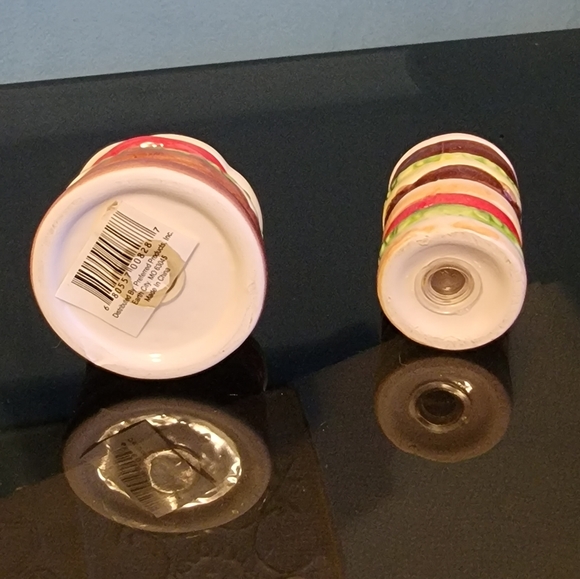 Cheeseburger Salt & Pepper Shakers - Picture 2 of 2